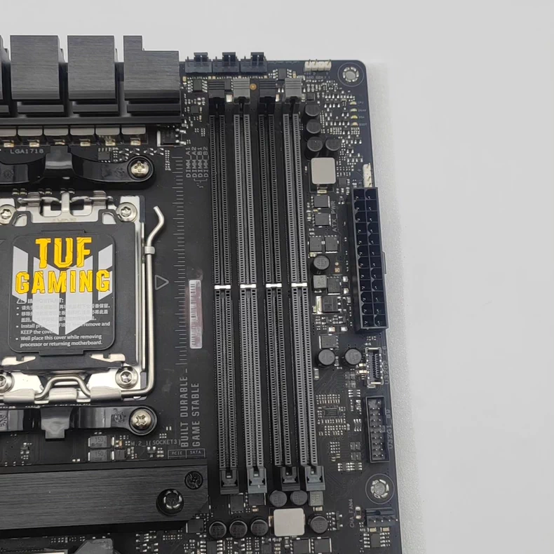 TUF GAMING X670E-PLUS WIFI TUF - Esports Gaming Platform บทวิจารณ์และราคา
